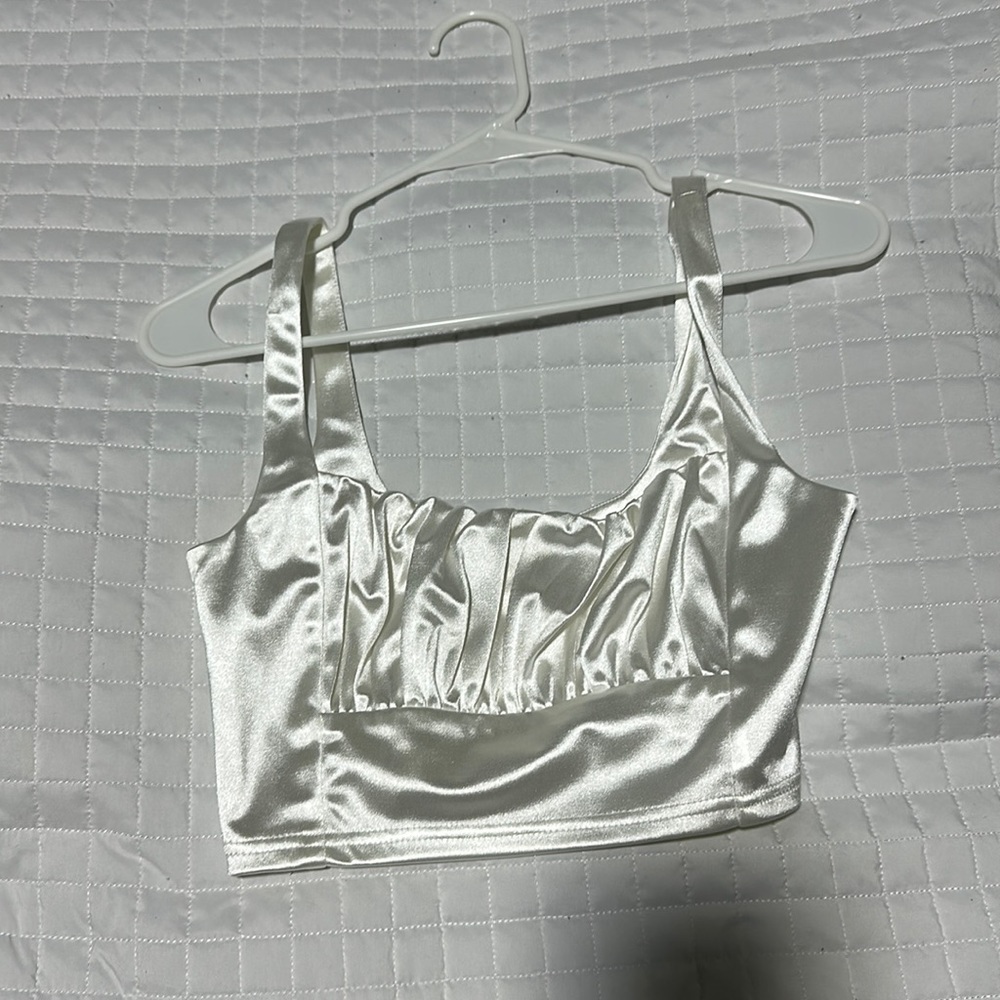 white shiny crop top adika size 'M
